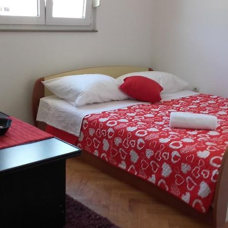Apartment Max 오미스 외부 사진