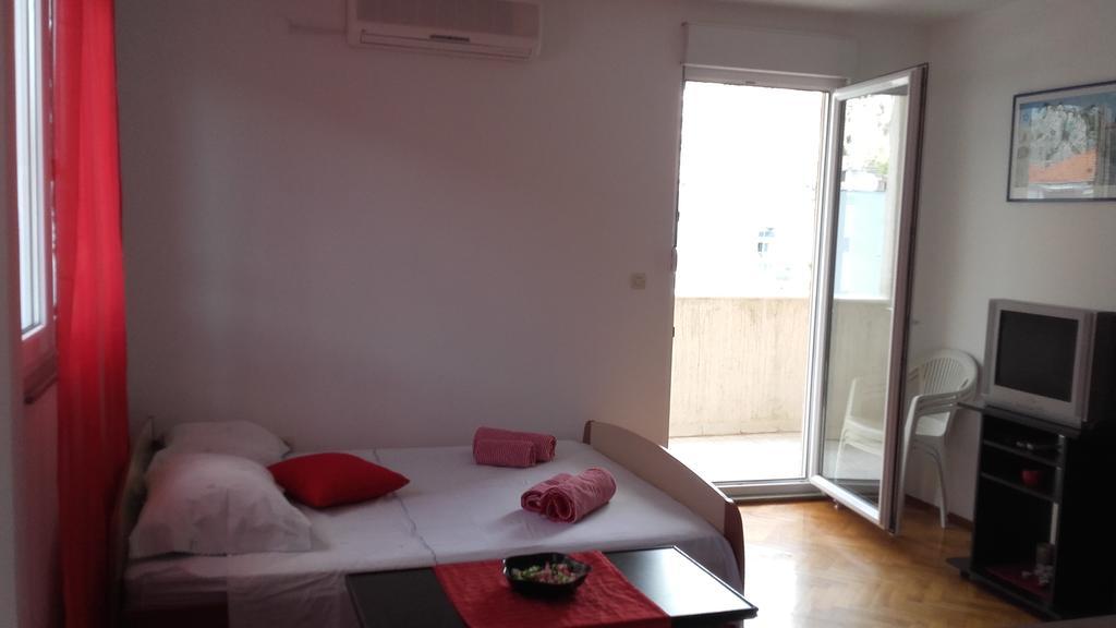 Apartment Max 오미스 외부 사진