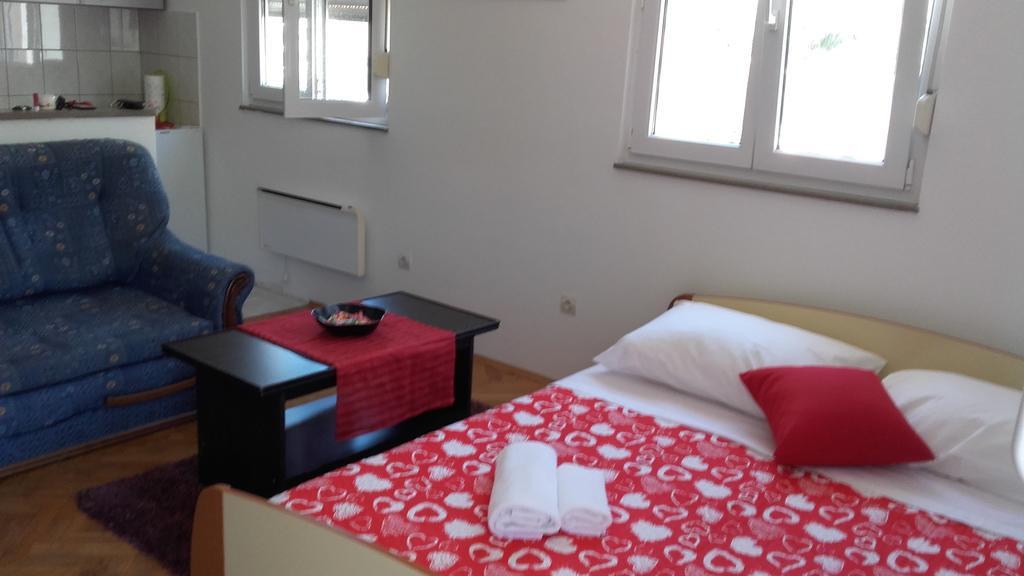 Apartment Max 오미스 외부 사진